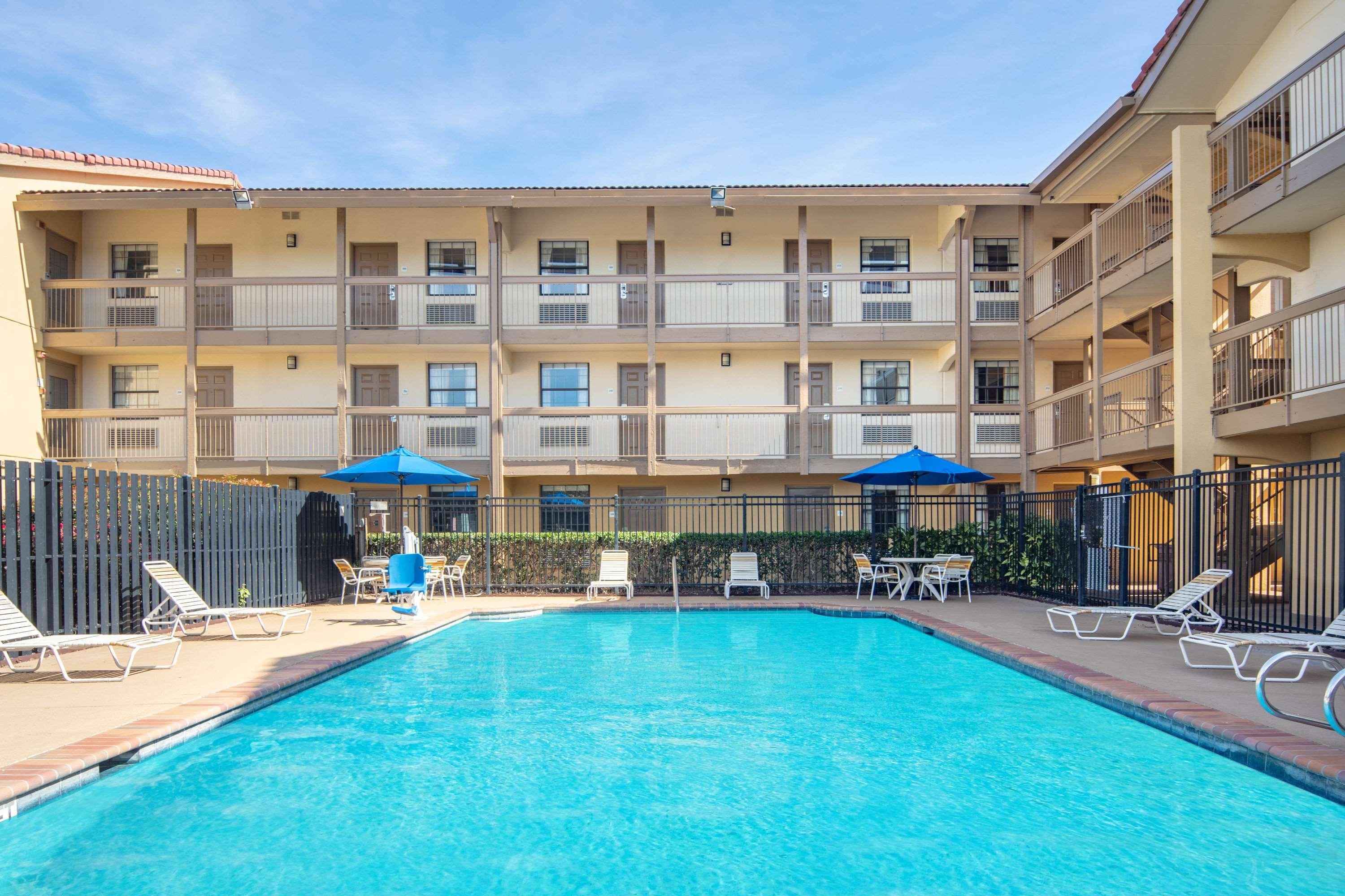 Budget Inn & Suite Atlanta Marietta Stadium Екстериор снимка