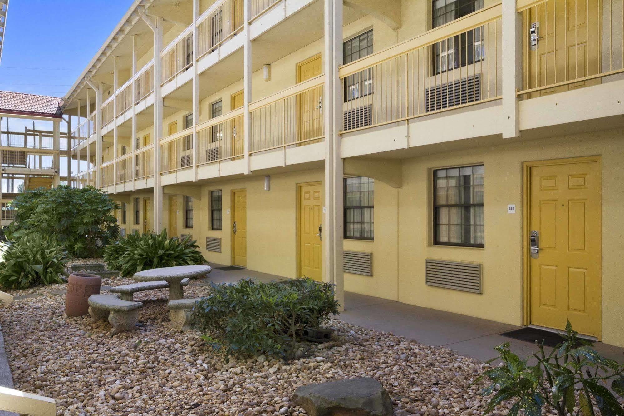 Budget Inn & Suite Atlanta Marietta Stadium Екстериор снимка